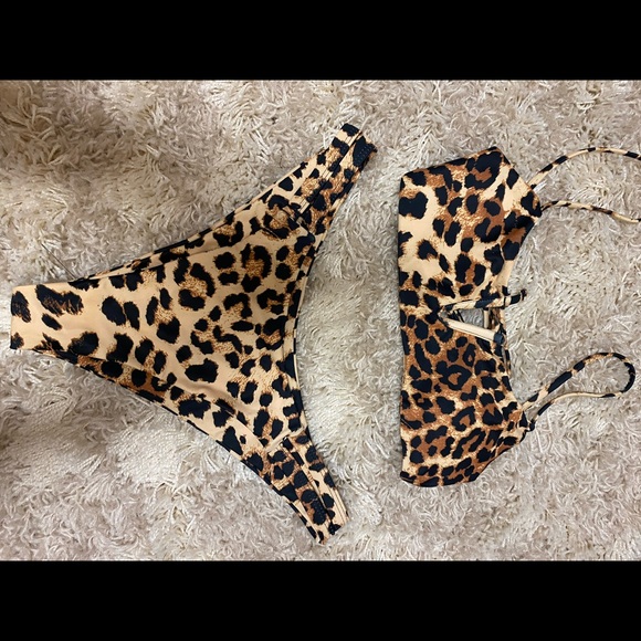 Swimsuit 2 piece - Picture 1 of 2